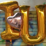 I (heart) U 34 inch letters